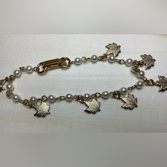 NWOT maple leaf bracelet - Picture 3 of 5